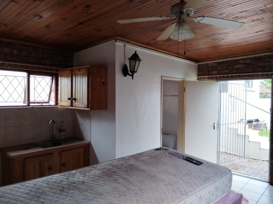 3 Bedroom Property for Sale in Swartkops Eastern Cape